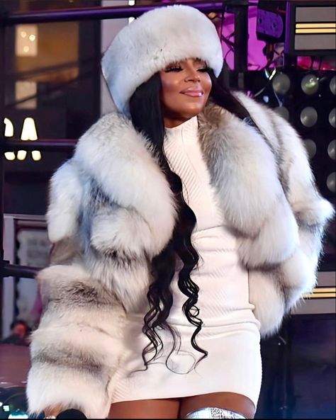 Fur Sweater Outfit, Fur Outfits Women, White Fur Coat Outfit, Freaknik Party, Drawing Kindergarten, Girls Fur Coat, Fur Coat Outfit, Faux Fur Fashion, White Fur Coat