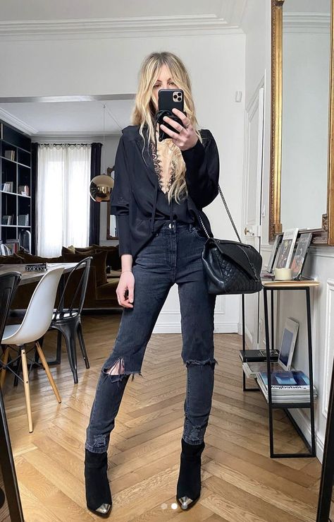 Chic Hipster Outfits, 35 Outfits Style, Boho Rocker Chic Style Winter, Bohemian Rocker Style, All Saints Outfit, All Black Alternative Outfit, Rocker Winter Outfits, Elevated Grunge Style, Christmas Grunge Outfit