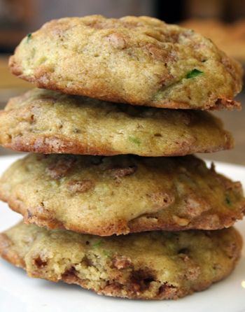 zuc-pin-cookie Zucchini Cookies With Brown Butter Frosting, Zucchini Raisin Cookies, Crescent Dragonwagon Recipes, Best Zucchini Cookies, Zucchini Bread Cookies, Zucchini Snickerdoodle Cookies, Peanut Butter Zucchini Cookies, Baked Zuchini Baking Recipes, Pumpkin Zucchini Cookies