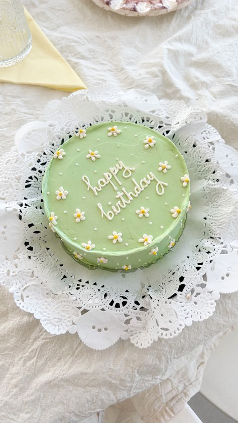 Cakes Decorated, Desserts Cake, Green Cake, Decor Cake, Recipes Cake, Cake Decor, Cake Ideas, Cake Recipes, Cake Decorating