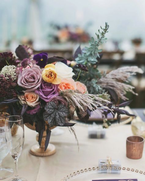 Winter Wedding Color Palette, Winter Wedding Colors, Fall Wedding Centerpieces, Rustic Wedding Centerpieces, Martha Stewart Weddings, Wedding Forward, Vintage Glam, Decor Trends, Reception Table