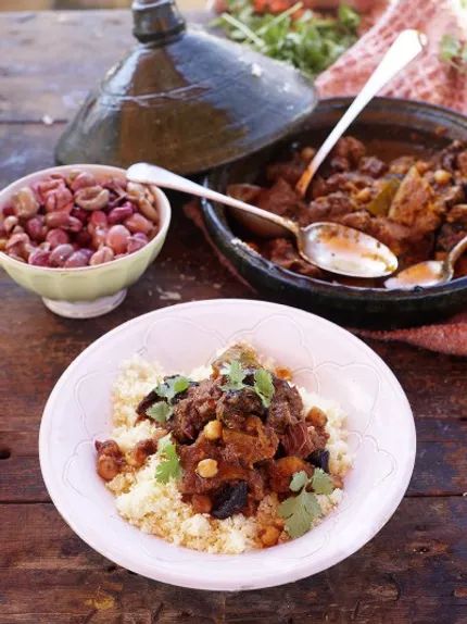 Beef Tagine | Beef Recipes | Jamie Oliver Recipes Beef Tagine Recipes, Arabisk Mad, Beef Tagine, Moroccan Beef, Butternut Squash Cinnamon, Tagine Recipes, Spiced Beef, Recipe Beef, Recipes Beef