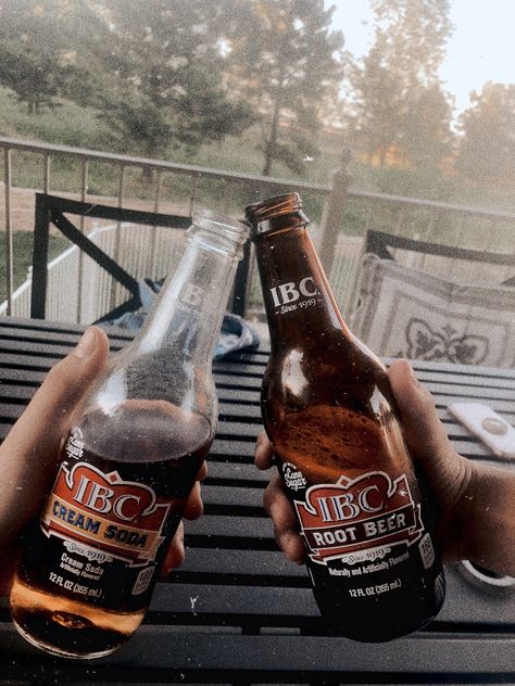 IBC cream soda and rootbeer aesthetic Rootbeer Aesthetic, Ibc Cream Soda, 80s Room Aesthetic, Root Beer Bottle, Root Beer Float, Chandler Bing, Cream Soda, Aesthetic Boy, School Art Projects