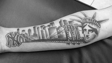 60 New York Skyline Tattoo Designs For Men - Big Apple Ink Ideas Last Rites Tattoo, Statue Of Liberty Tattoo, Sarah Tattoo, Liberty Tattoo, Skyline Tattoo, Husband Tattoo, Family Tattoos For Men, State Tattoos, New York Tattoo