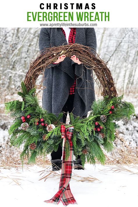 Giant Christmas Wreath, Grapevine Christmas, Evergreen Wreath, Christmas Ornament Wreath, Christmas Wreaths To Make, Xmas Wreaths, Noel Christmas, Christmas Wreaths Diy, Homemade Christmas