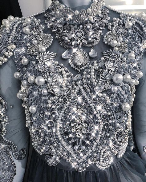 Demode atelier (@demodecouture) on Instagram Black Gold Gown, Tambour Beading, Haute Couture Embroidery, Metal Dress, Country Attire, History Fashion, Beaded Jacket, Couture Embroidery, Couture Details