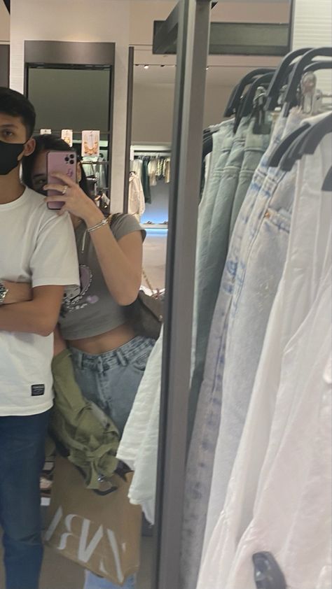 Shopping Mall Couple Photos, Mall Aesthetic Shopping With Boyfriend, Couple Mall Aesthetic, Mall Pics With Boyfriend, Shopping With Boyfriend Aesthetic, Shopping Couple Aesthetic, Shopping Date Aesthetic Couple, Mall Date Aesthetic, Cinema With Boyfriend