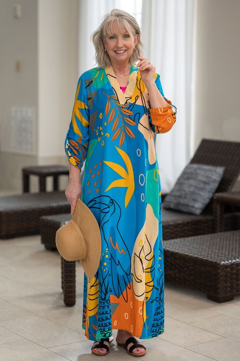 Kaftan Styles For Ladies, Women Beach Outfits, Soft Dresses, Resort Wear For Women, Maxi Outfits, Chic Summer Outfits, Women Dresses Classy, Dressy Casual, Colorful Fashion