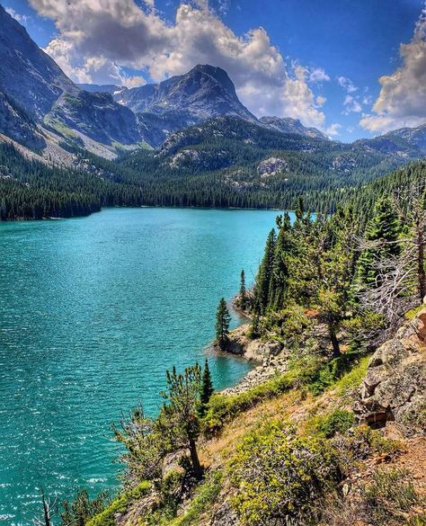 With millions of acres of wilderness around the state of Montana there are tons of hidden gems like this spot in the Beartooth Mountains. 📸 Photo Credit: @snikrap #montana #visitmt #visitmontana #bigskycountry #beartoothmountains #mountainphotography #montanagram #earthfocus #redlodge #redlodgemontana #montanamoment #mountainlake #montanaphotography #montanaphotographer #montanasummer Living In Montana, September Core, Montana Scenery, Landscape Practice, Montana Aesthetic, Western America, Montana Landscape, Visit Montana, Great Falls Montana