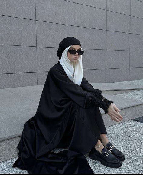 Black Hijabi Outfits, Black Hijab, Stile Hijab, Muslim Style, Pink Perfume, Stylish Wedding Dresses, Muslim Fashion Hijab Outfits, Fashion Top Outfits, Casual Outfit Inspiration