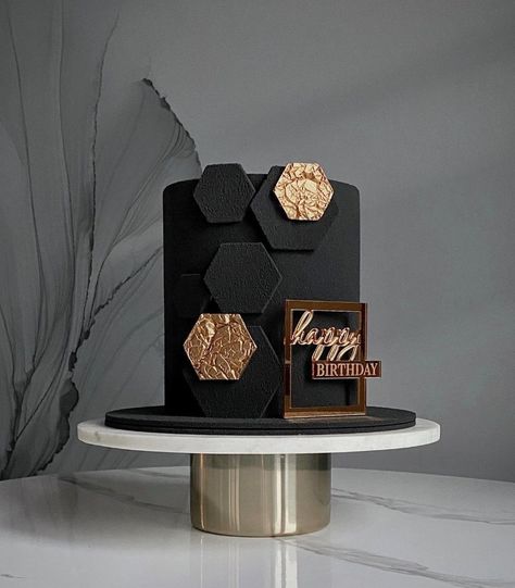 Elegant Cake For Men, Male Cakes Birthday Men, Black Cake Design, Modern Birthday Cakes For Men, Geometric Cake Design, Male Cakes, Black And Gold Birthday Cake, Cake For Men, Black And Gold Birthday