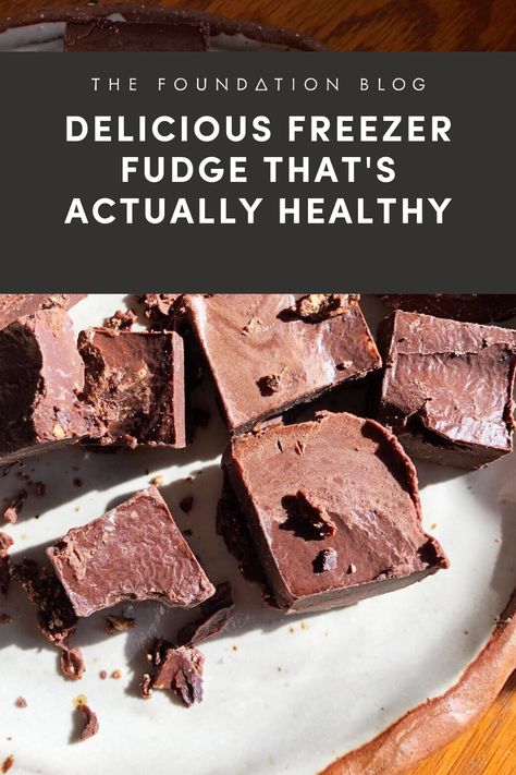 This is the BEST EVER healthy freezer fudge. Enjoy, my friend! Fudge Bars Frozen, Healthy Freezer Desserts, Fudge Healthy, Healthy Fudge Recipe, Healthy Chocolate Fudge, Freezer Fudge, Healthy Fudge, Luteal Phase, Fudge Bars