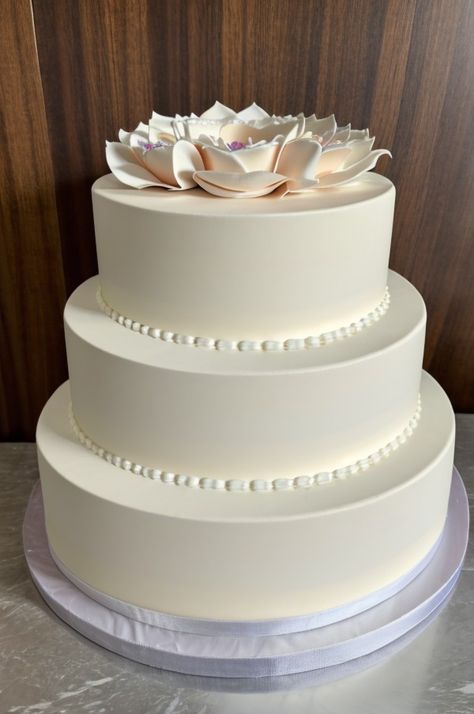 Simple Wedding Cake 2 Tier Classy, Simple Wedding Cakes 2 Tier, Small Wedding Cakes Simple Classy, Wedding Cakes 2 Tier, Cakes 2 Tier, Simple Wedding Cakes, Simple Wedding Cake, Small Intimate Wedding, Simple Wedding