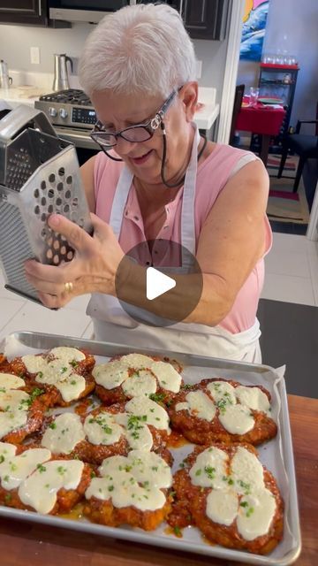 Chicken Parmesan Recipe Video, Italian Chicken Parmesan Recipe, Chicken Parmesan Video, Parmigiana Chicken, Best Chicken Parmesan Recipe, Dinner Reciepes, Chicken Parmigiana Recipe, Parmigiana Recipe, Chicken Parmesan Recipe Easy