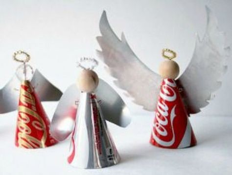 Soda, pop, coke or cola cans, they are all aluminum cans that can be used to make crafts. Can art and craft projects for kids and adults. 30+ things to do with aluminum cans: flowers, jewelry, angels Popcan Art, Christmas Parol, Diy Soda, Pop Can Crafts, Soda Can Crafts, Aluminum Can Crafts, Aluminum Crafts, Recycle Cans, Aluminum Art