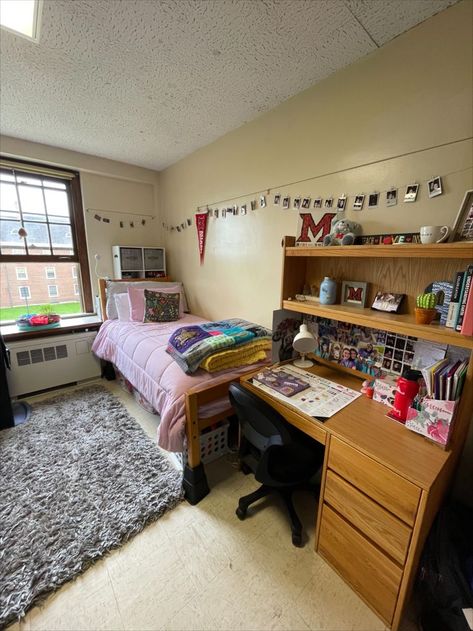 Miami University Ohio, Dorm Layout, Dorm Room Layouts, College Dorm Room Inspiration, University Dorm, Dorm Style, University Dorms, Hall Room, Dorm Inspiration