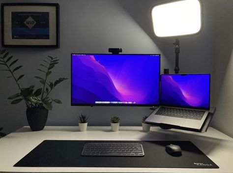 Work From Home Setup, Gaming Desk Setup, Home Setup, Computer Desk Setup, Home Studio Setup, Pc Gaming Setup, Pc Setups, Desktop Setup, Desk Inspiration