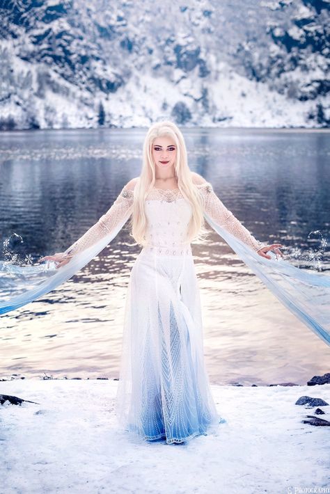 Elsa Frozen Photoshoot, Elsa Photoshoot, Elsa Frozen 2, Elsa Outfit, Frozen Cosplay, Elsa Disney, Disney Princess Cosplay, Elsa Pictures, Frozen Elsa Dress