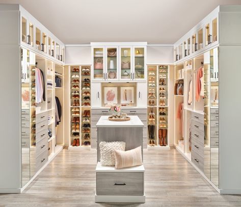 Spare Room Walk In Closet, Boutique Style Closet, Custom Closet Organization, Boutique Closet, Dream Closet Design, Beautiful Closets, No Closet Solutions, Luxury Closets Design, Closet Organizing Systems