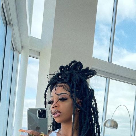 De'arra Taylor on Instagram: "new hur who dis 🔥 a photo dump of just tuday 😜" Derra Taylor Photoshoot, Dearra Taylor Curly Hair, Derra Taylor, De’arra Hairstyles, Dearra Swimsuit, Dearra Taylor On Twitter, Taylor White, Hair Maintenance, Photo Dump