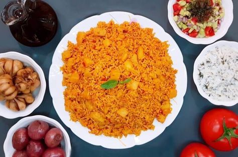 Estamboli Polo Recipe (Persian Mixed Tomato Rice) Mixed Rice, Persian Rice, Tomato Rice, Persian Cuisine, Persian Food, Mediterranean Recipes, Rice Recipes, Main Course, Food Print