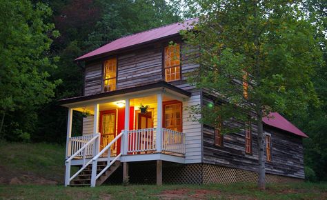 Appalachian Farm, Cabin With Hot Tub, Front Porch Rocking Chairs, Lake Lure North Carolina, Mountain Cabin Rentals, Outside Fire Pits, Cabin Farmhouse, Chimney Rock, Rocking Chair Porch