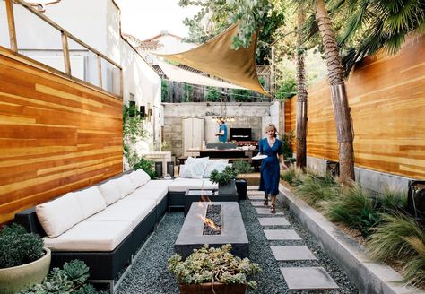 Large Backyard Landscaping, Outdoor Living Rooms, Large Backyard, Backyard Spaces, Decks Backyard, Backyard Retreat, Modern Patio, Paver Patio, Hollywood Hills