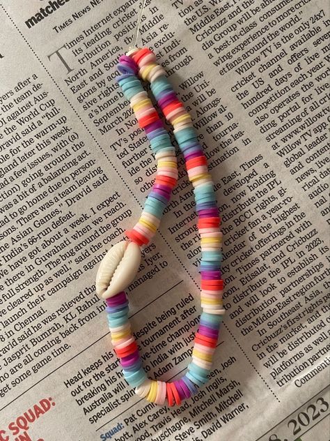 This pin is a inspo for clay bead with a sea shell, take up a inspo of the colour combination and make bracelets, necklaces, keychain, phone charm etc Clay Bead Necklace, Preppy Bracelets, Preppy Jewelry, Beaded Jewlery, Phone Charms, Clay Bead, Bracelet Ideas, Beaded Bracelets Diy, Polymer Clay Beads