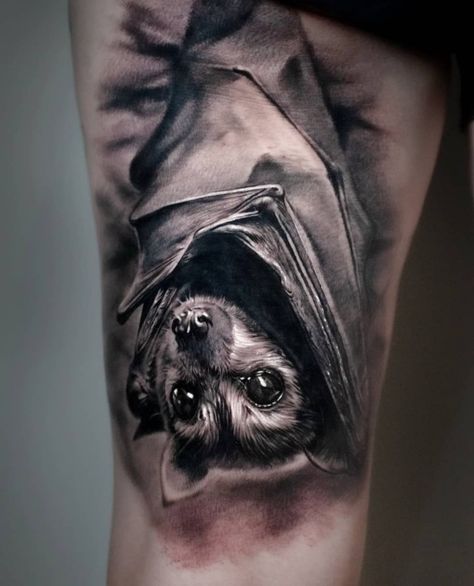 Little Bat Tattoo, Moonlight Tattoo, Bats Tattoo, Bat Tattoos, Bats Tattoo Design, Animal Tattoo Ideas, Bat Tattoo, Geniale Tattoos, Tattoo Graphic