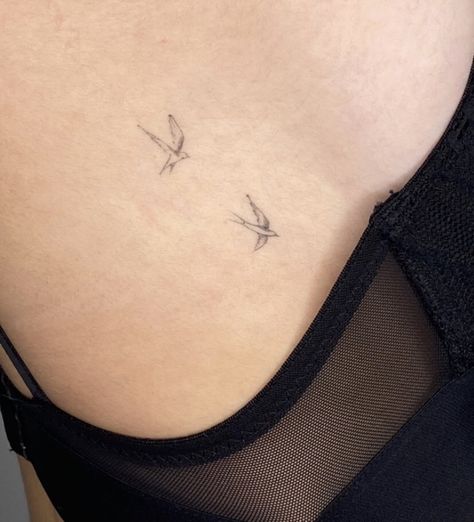 Mini Sparrow Tattoo, Tattoo Ideas Older Female, Dainty Small Tattoos For Women, Underboob Bird Tattoo, Bird Tattoo Aesthetic, Birds Rib Tattoo, Delicate Bird Tattoo, Bird Hip Tattoo, Bird Tattoo Fine Line