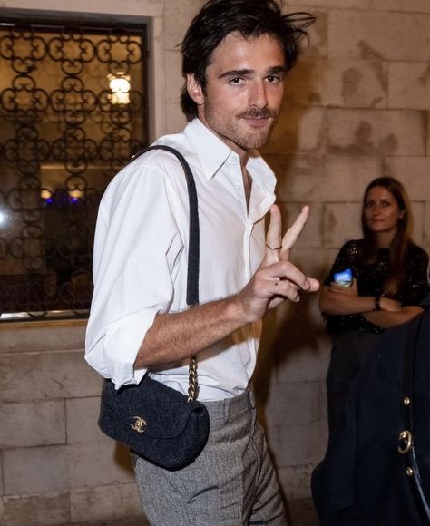 Jacob Elordi Bag, Jacob Elordi Bags, Chanel Men, Jacob Elordi, Chanel Boots, Mens Bags Fashion, Man Bags, Men Bag, Celebrity Culture