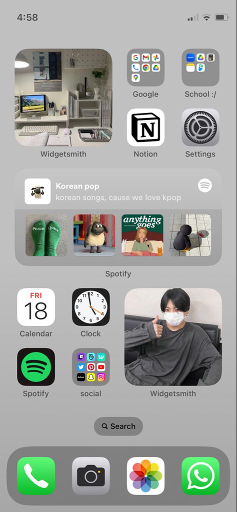 Korean Home Screen, Lockscreen Ideas, Samsung Home, Home Lock Screen, Ios Layout, Ios Ideas, Iphone Instagram, Phone Inspo, Phone Ideas