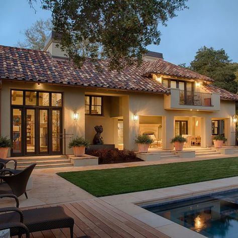 Home Front Elevation Design, Tuscan Home Exterior, Modern Tuscan Home, Modern Spanish Farmhouse, Home Front Elevation, Italian Style Home, Modern Tuscan, Front Elevation Design, Tuscan Style Homes