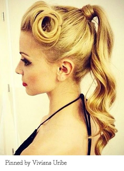 1950s Ponytail Hairstyles, 1950s Ponytail, Retro Ponytail, Grease Lightning, Side Ponytail Hairstyles, Uk Hairstyles, Grease Hairstyles, Pony Hairstyles, Rockabilly Hair