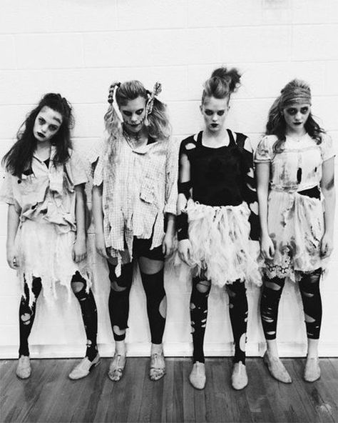 Zombie Costume Women, Girl Zombie Costume, 3 People Halloween Costumes, Diy Girls Costumes, Group Halloween Costume Ideas, Office Halloween Costumes, Diy Group Halloween Costumes, Zombie Clothes, Zombie Halloween Costumes