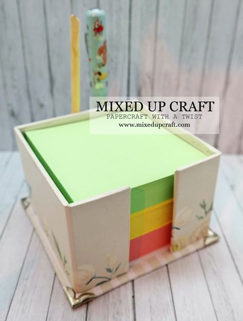 Pretty Desk Memo Pad Holder – MIXED UP CRAFT Cartonnage Boxes, Card Folding Techniques, Craft Caddy, Mixed Up Crafts, Post It Holder, Pretty Desk, 3d Paper Projects, Box Assemblage, Note Pad Holder