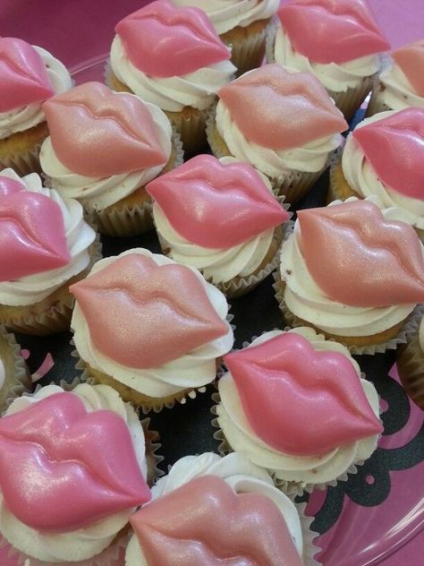 Y2k Birthday Party, Mean Girls Party, Strawberry Icing, Strawberry Cupcake, 25th Birthday Parties, Bday Party Theme, Birthday Party Theme Decorations, Pink Strawberry, Birthday Party 21