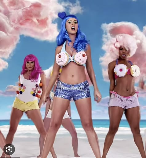 Katy Perry Halloween, Gogo Dancer Outfits, Katy Perry Costume, Katy Perry Outfits, Costumes For Teens, Cali Girl, Halloween Costume Outfits, Candy Girl, Orlando Bloom