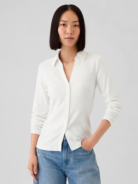 Modern Button-Down Shirt | Gap Fitted Collared Shirt, Everyday Casual Outfits, Fall Winter Wardrobe, Cardigan Shirt, Fall Clothes, White Button Down, Professional Outfits, Work Life, Fashion 2020