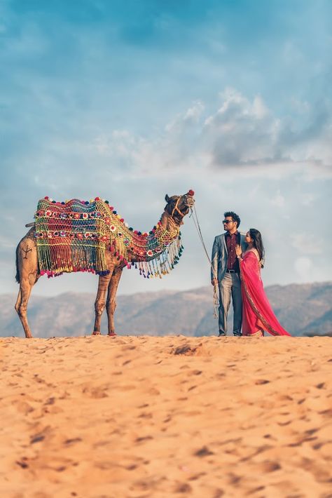 undefined Jaisalmer Photography Poses Couple, Udaipur Prewedding Photography, Desert Photoshoot Ideas Couple, Jesalmer Photography, Jaisalmer Photography Poses, Photoshoot In Rajasthan, Desert Photography Ideas, Jaisalmer Photography, Rajasthan Photo