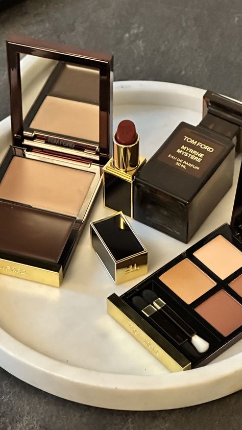 Tom Ford Makeup Aesthetic, Tom Ford Aesthetic, French Girl Makeup, Tom Ford Makeup, Design Moodboard, Tom Ford Beauty, Girls Art, Getting Drunk, Makeup Designs