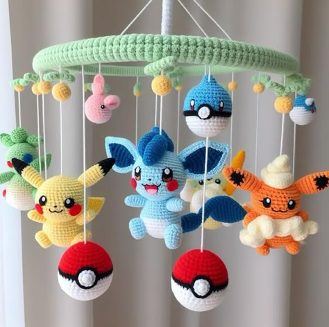 Nursery Ideas Pokemon, Pokémon Baby Room, Pokemon Nursery Theme, Pokémon Nursery, Pokemon Nursery, Pokemon Amigurumi, Crochet Baby Mobiles, Crochet Pokemon, Crochet Mobile