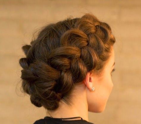 Double Dutch Halo Braid | ♡With Love A♡ | https://withloveablog.wordpress.com/2015/12/18/star-wars-the-force-awakens-style-board/ Star Wars Hair, Dutch Braid Updo, Long Box Braids, Halo Hair, Flower Girl Hairstyles, Crown Braid, Braided Hairstyles Tutorials, Dutch Braid, Braided Updo