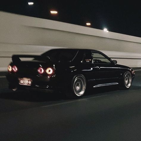 Nissan R32, Cars Driving, Midnight Club, Black Cars, R34 Gtr, Mobil Drift, Best Jdm Cars, Fotografi Vintage, Nissan Gtr Skyline