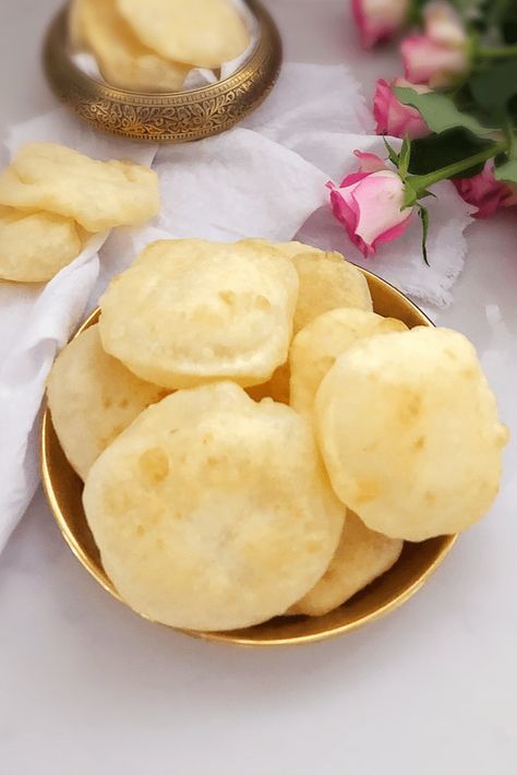 Puri South African Recipe Puri Bread, Puri Recipe Indian, Soft Roti Recipe, South African Recipe, African Recipe, Chapati Recipes, Chai Tea Recipe, Puri Recipe, Indian Curries