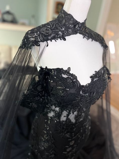 Black Bridal Cape Veil by Brides & Tailor / Cape Veil in - Etsy Black Veils Bridal, Black Bridal Cape, Black Wedding Dress With Cape, Goth Wedding Veil, Wedding Dress With Black Veil, Goth Dress Wedding, Vintage Gothic Wedding Dress, Dark Fairytale Wedding Dress, Goth Wedding Suit