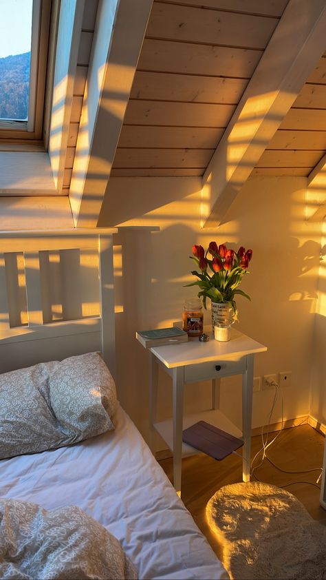 #bedroom #bedroomideas #bedroomdecorideas #sunrise #bed #flowers #tulips #switzerland #aesthetic #aestheticwallpaper #sunshine #goldenhour #morning #morningvibes Morning Aesthetic Collage, Bedroom In The Morning, Sunlight Room Aesthetic, Sunrise Room Aesthetic, Single Bedroom Aesthetic, Bedroom Morning Aesthetic, Sunrise Bedroom Aesthetic, Sunny Bedroom Aesthetic, Bed Aesthetic Morning