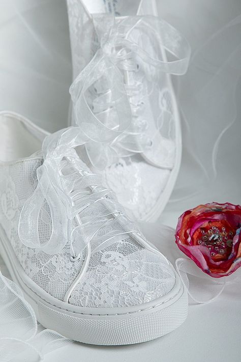 Wedding Trainers, Prom Pumps, Wedding Shoes For Bride, Shoes For Bride, Bridal Sneakers, Ivory Bridal Shoes, Emo Style, Wedding Sneakers, Lace Shoes