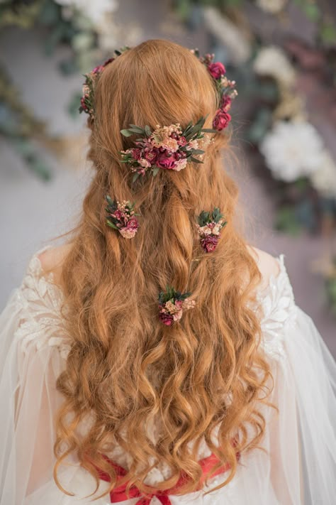 Burgundy wedding set (hairpins/hair comb) The flower accessories are made of artificial material, preserved material and other arranging material. When stored in dry and dark place, our products last 10-15 years. We can also make you other matching accessories. Please message me for more information. :) ---------------------------------------------------------------- SHIPPING INFO FOR EU ORDERS: Standard shipping: Your package will arrive in about 5-8 days after it has been shipped.  Express shi Fall Bridal Hair, Bridal Hair Jewellery, Half Wreath, Winter Wedding Hair, Bridal Hair Pin, Romantic Wedding Hair, Hair Wreaths, Hair Jewellery, Bridal Hair Jewelry