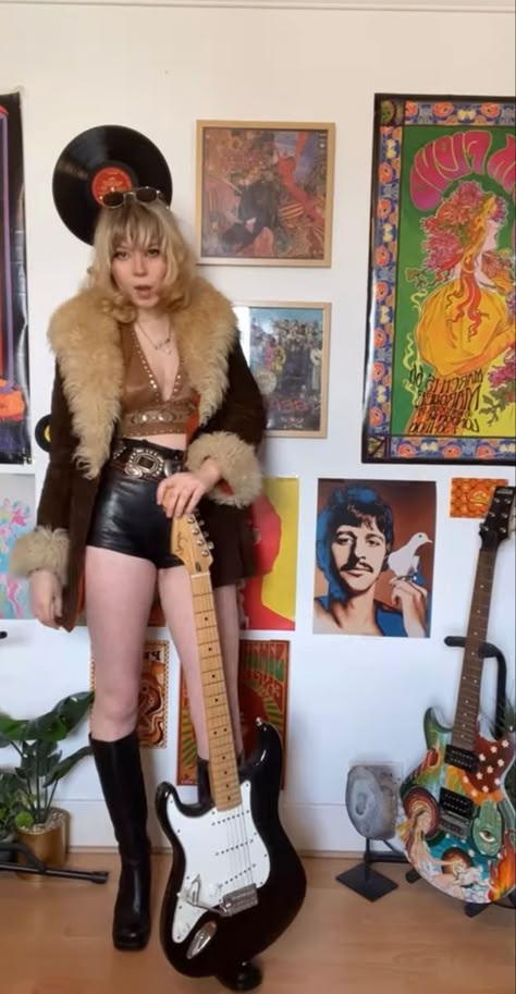 70s Rock Star Fashion, Sleazy 70s Aesthetic, 1970s Fashion Rock N Roll, 70s Psych Rock Fashion, Alternative 70s Fashion, 70d Aesthetic, Alt 70s Fashion, 70s Groupie Outfit, Rocker 70s Fashion